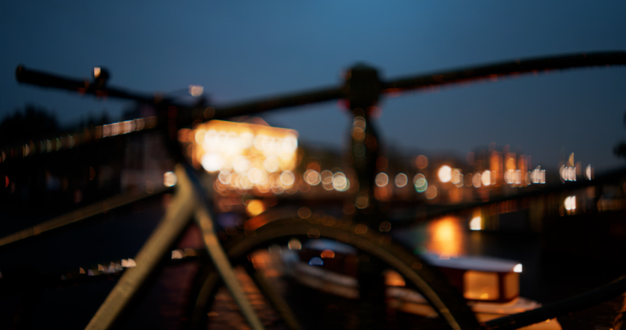 Inverse foreground title